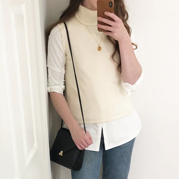 Stunning Parisian Vintage Angora Wool Turtleneck Sweater Vest - Made in Italy - Picture 3 of 9